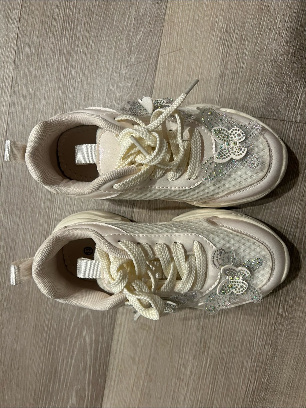 Girls' Cream Butterfly Accent Sneakers - Kids Shoes